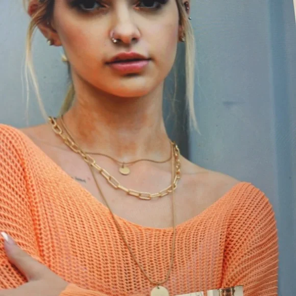 🍒5/$25🍒Only 2 remaining 💕 Layered chain necklace 🔥 - Picture 3 of 8